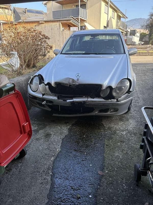 Gebraucht Mercedes E270 Elegance 177 PS (130 kW) 2003 Limousine