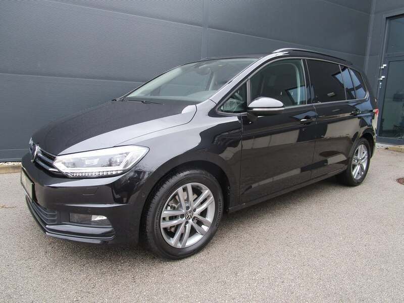Gebraucht VW Touran 150 PS (110 kW) 2024 Schwarz Van / Kleinbus