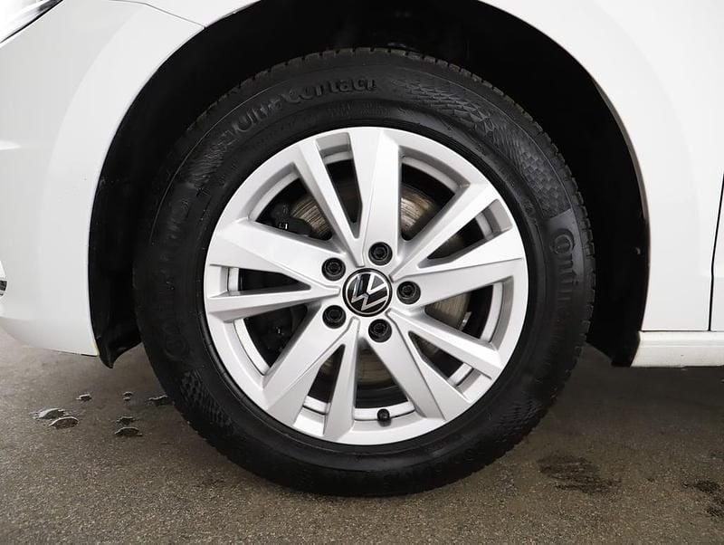 Gebraucht VW Touran Comfortline 150 PS (110 kW) 2021 Weiß Van / Kleinbus