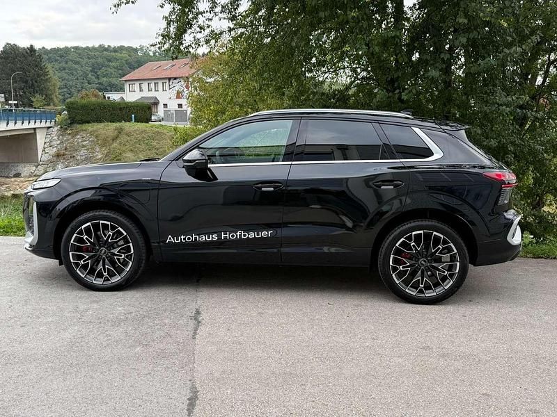 Neu Audi Q3 S-Line 272 PS (200 kW) 2025 Schwarz  metallicperleffektno SUV