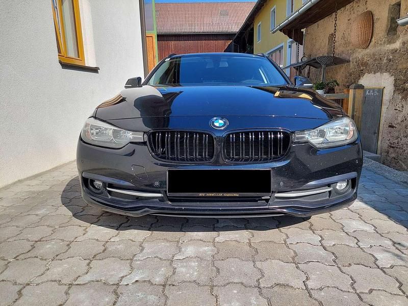 Gebraucht BMW 320 Sport Line 190 PS (139 kW) 2017 Schwarz Kombi
