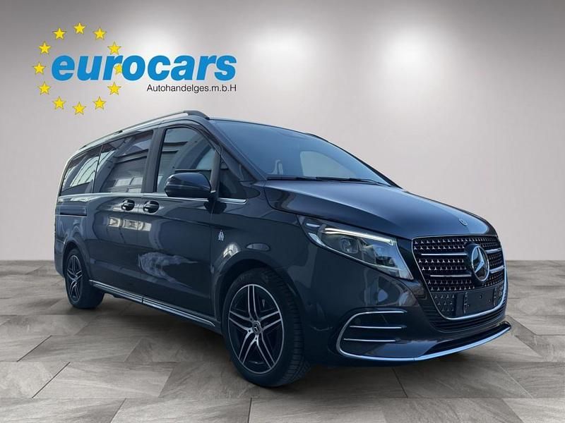 Gebraucht Mercedes V300 Avantgarde 237 PS (174 kW) 2024 Grau Van / Kleinbus