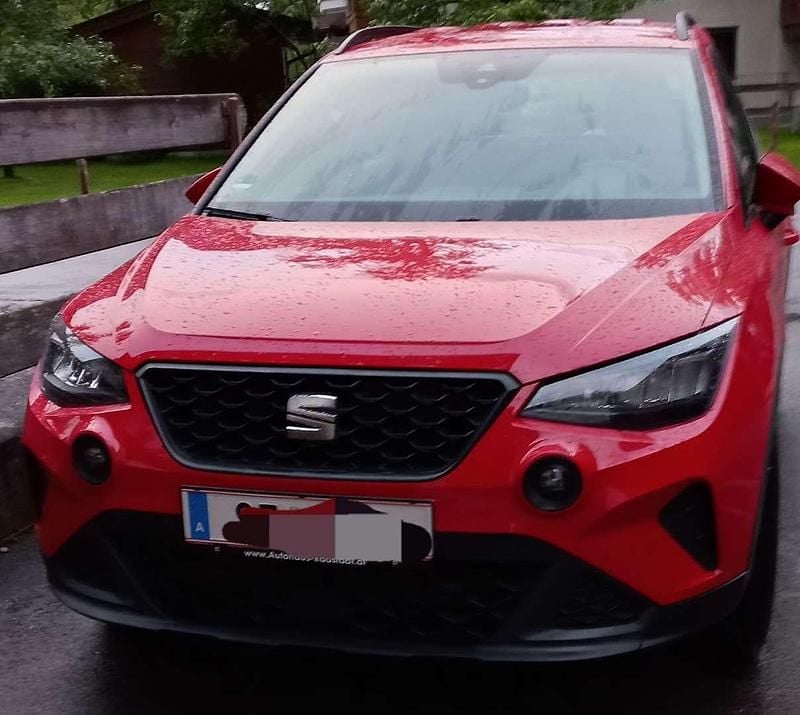 Rot Gebraucht 2023 Seat Arona Reference SUV | € 16.300 (Guter Preis) - Bild 1/3