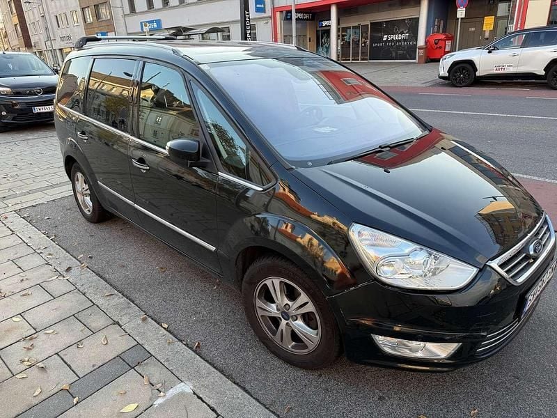 Schwarz Gebraucht 2012 Ford Galaxy Titanium Van / Kleinbus | € 4.000 (Superpreis) - Bild 1/4