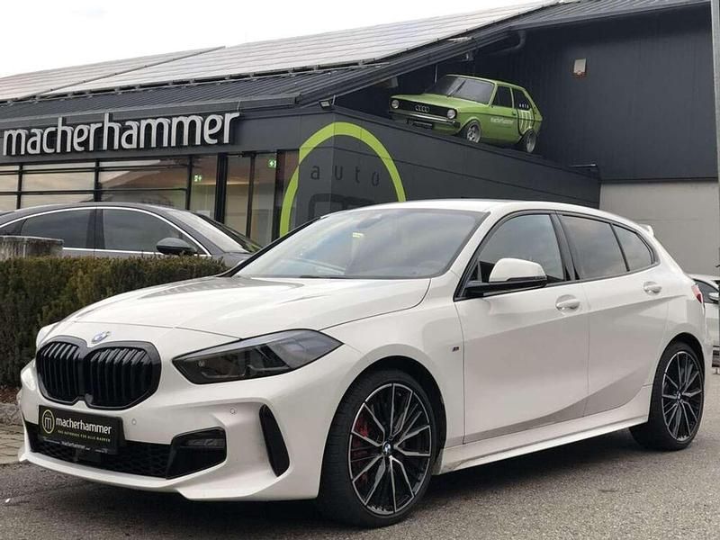 Weiß Gebraucht 2022 BMW 116 M Sport Kleinwagen | € 32.900 - Bild 1/4