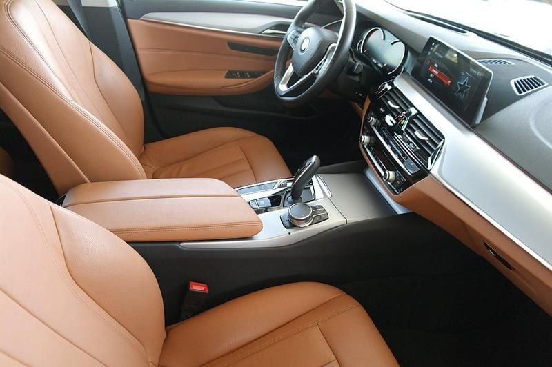 Gebraucht BMW 540 Efficient Dynamics 340 PS (250 kW) 2018 Sophistograu brillanteffekt Limousine