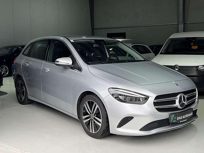 Silber Gebraucht 2021 Mercedes B200 Progressive Van / Kleinbus | € 22.980 (Guter Preis) - Bild 1/3