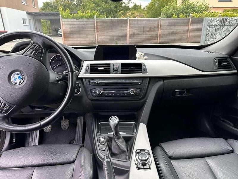 Gebraucht BMW 318 Gran Turismo 143 PS (105 kW) 2013 Weiß Limousine