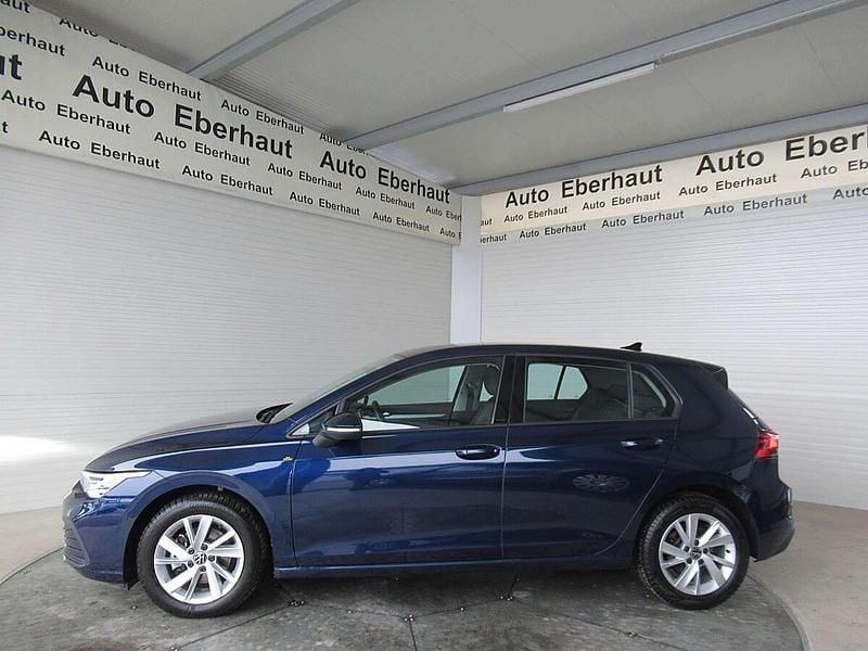 Gebraucht VW Golf VIII Life 116 PS (85 kW) 2022 Blau Limousine