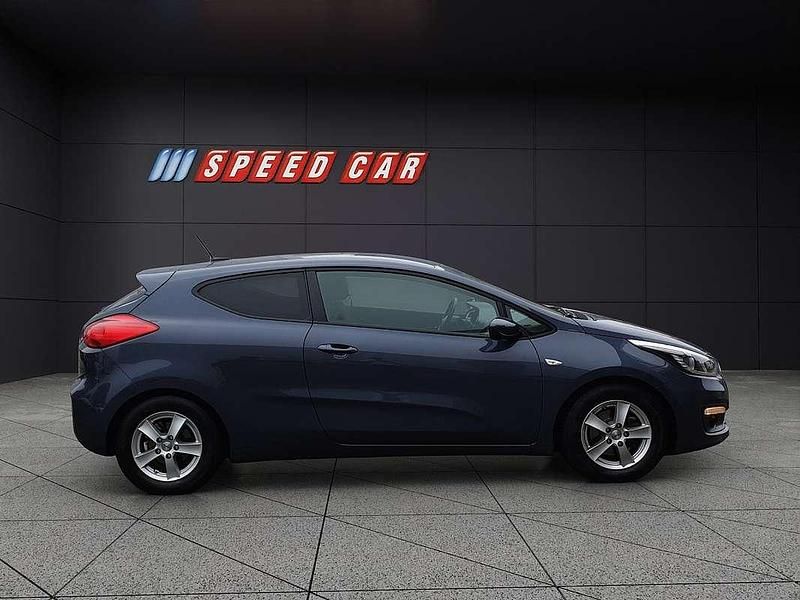 Gebraucht Kia ProCeed 110 PS (80 kW) 2016 Grau Limousine