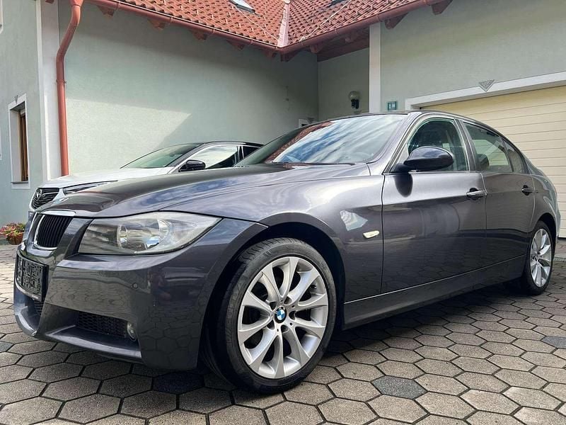Gebraucht BMW 318 129 PS (94 kW) 2006 Grau Limousine