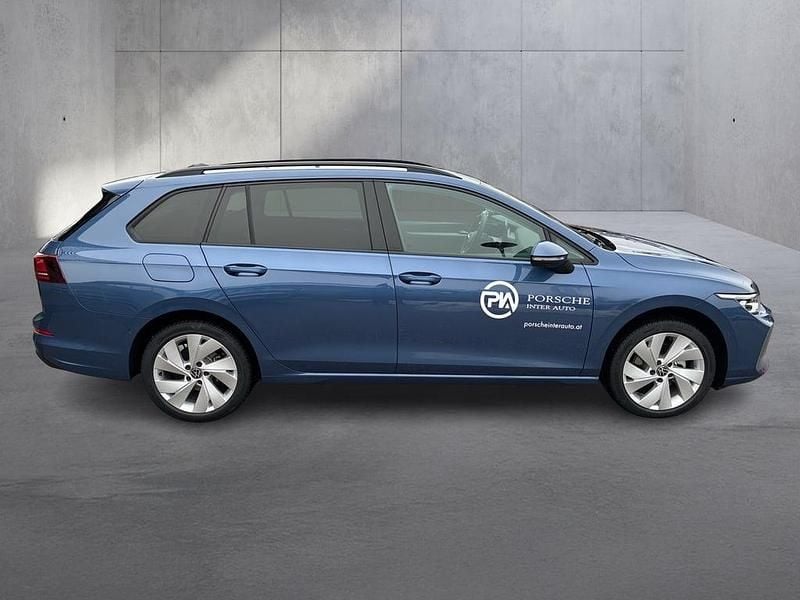 Neu VW Golf VIII Business 150 PS (110 kW) 2026 Mittelblau  normal Kombi