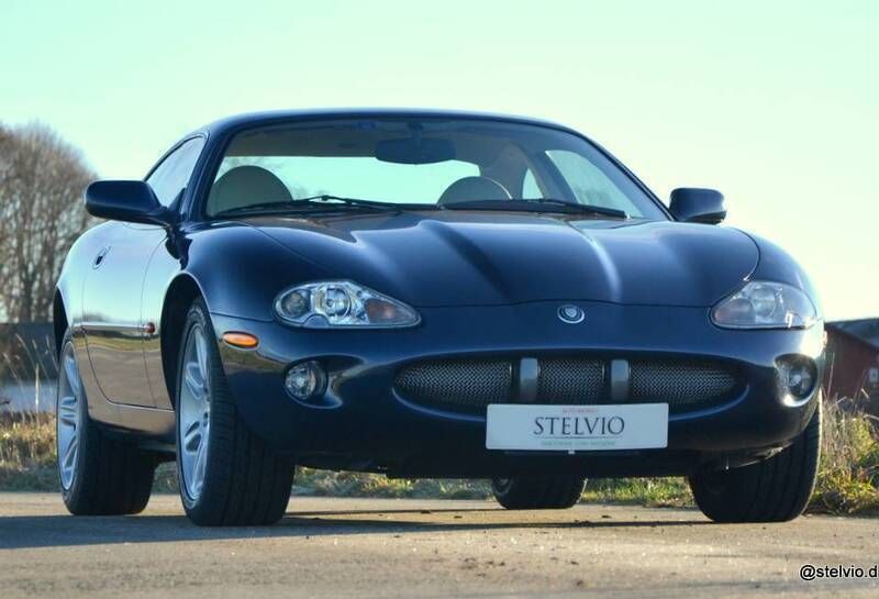 Blau Gebraucht 2000 Jaguar XK8 Coupé | € 25.300 - Bild 1/4