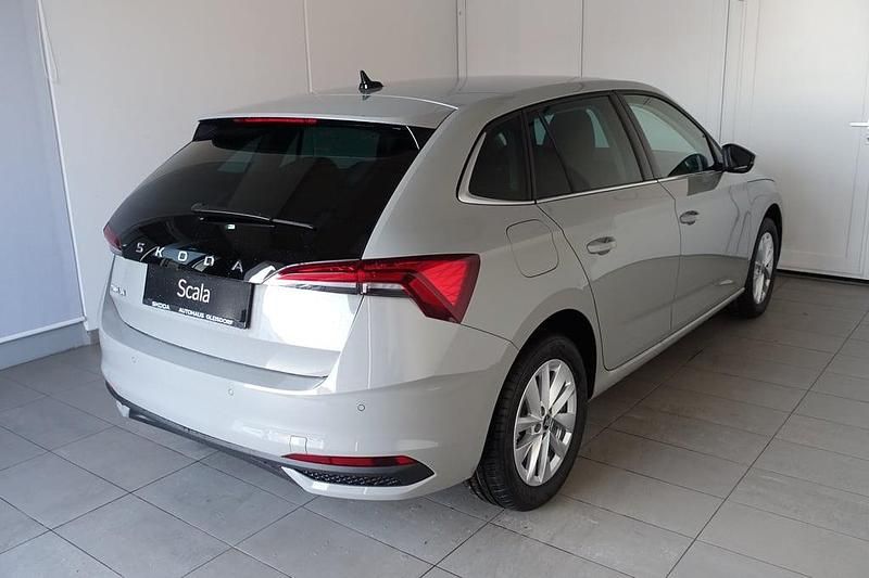 Neu Skoda Scala Selection 95 PS (69 kW) 2025 Mittelgrau  normal Kleinwagen
