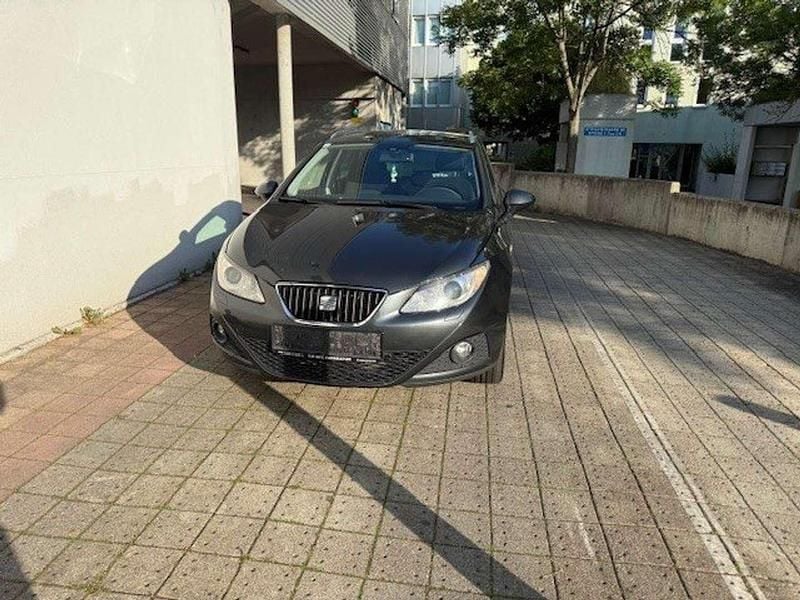Grau Gebraucht 2010 Seat Ibiza ST Style Kombi | € 2.900 - Bild 1/4
