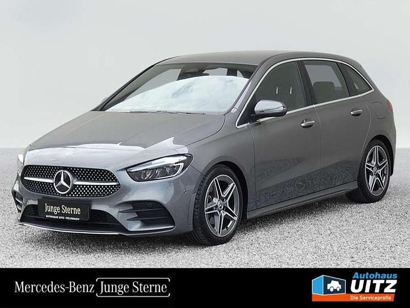 Grau Gebraucht 2024 Mercedes 180 AMG line Limousine | € 37.770 (Fairer Preis) - Bild 1/3