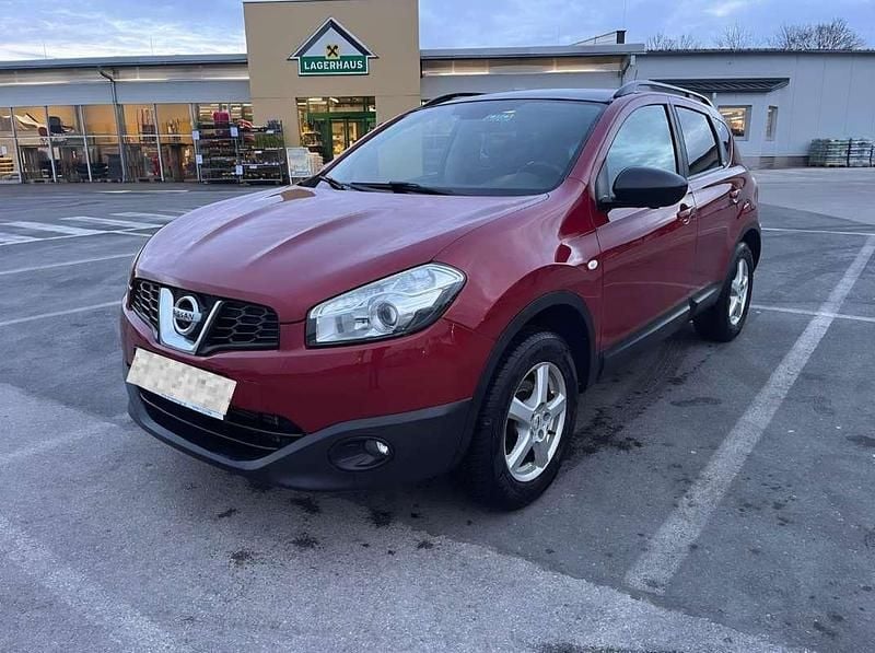 Gebraucht Nissan Qashqai 360º 131 PS (96 kW) 2013 Rot SUV
