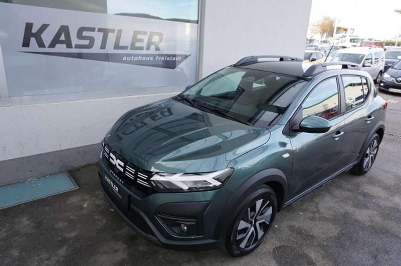 Grün Gebraucht 2025 Dacia Sandero Stepway Kleinwagen | € 17.100 (Superpreis) - Bild 1/4