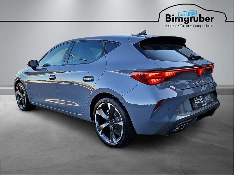 Neu Cupra Leon 150 PS (110 kW) 2025 Hellgrau  normal Limousine
