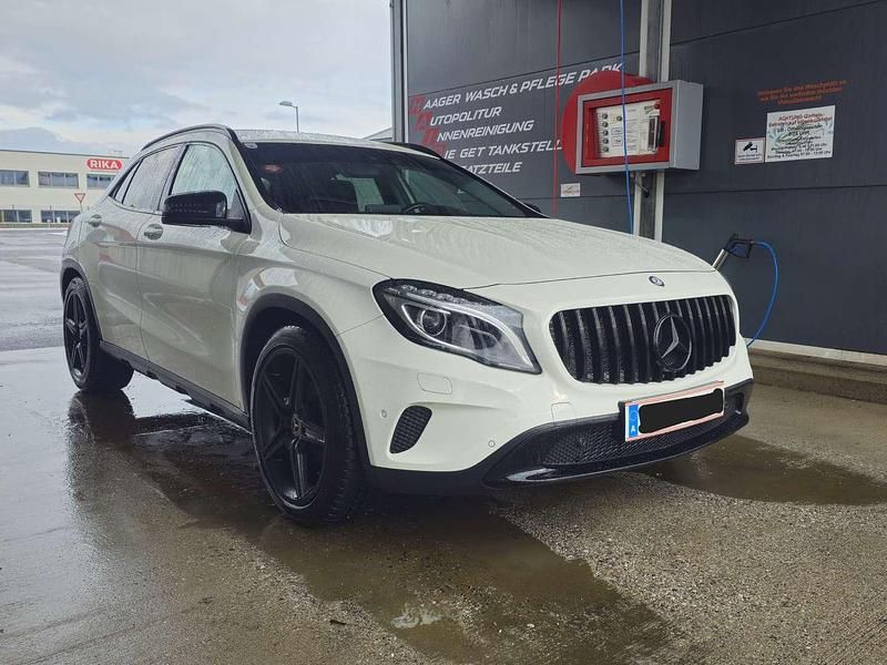 Gebraucht Mercedes GLA200 136 PS (100 kW) 2016 Weiß SUV