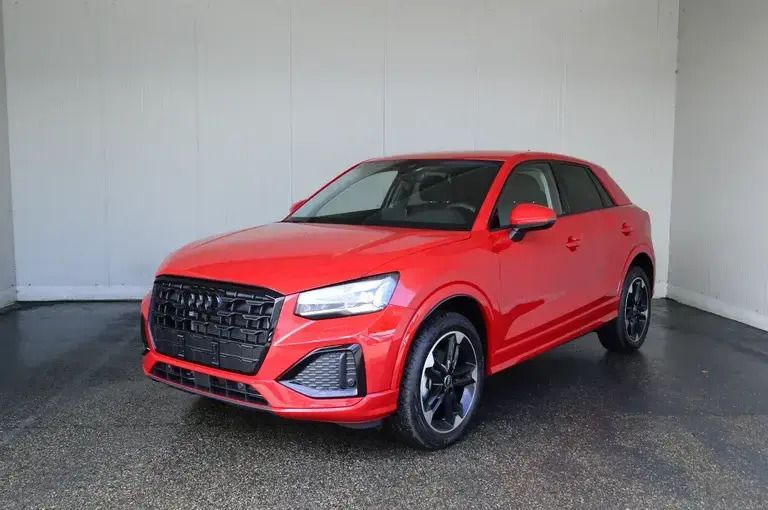Mittelrot metallic Gebraucht 2024 Audi Q2 Admired SUV | € 29.990 (Teuer) - Bild 1/4