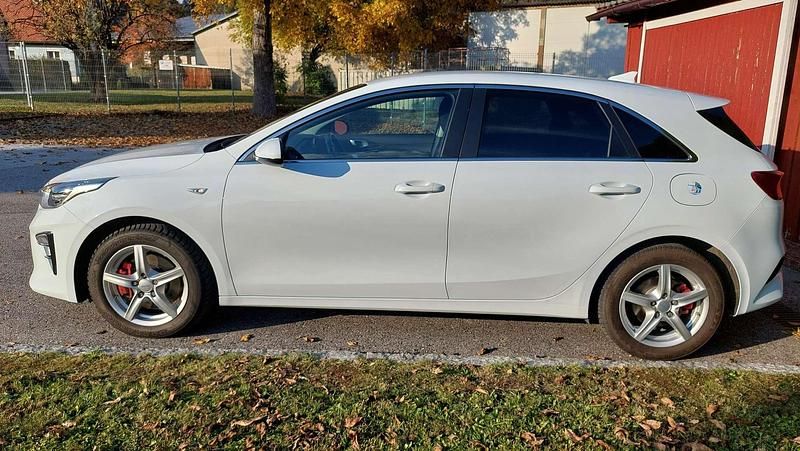 Gebraucht Kia Ceed Silver 140 PS (102 kW) 2020 Kleinwagen