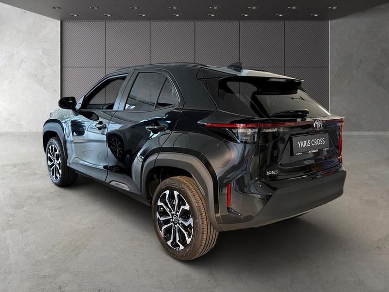 Neu Toyota Yaris Hybrid Active 92 PS (67 kW) 2026 Limousine