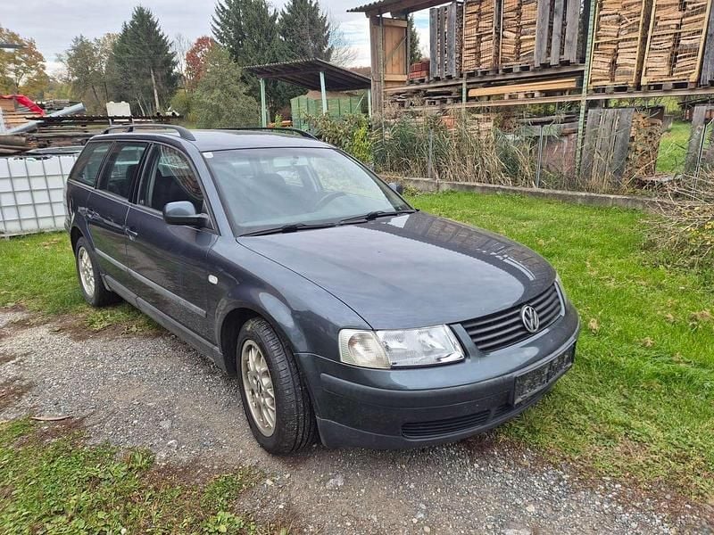 Gebraucht VW Passat Comfortline 116 PS (85 kW) 2000 Blau Kombi