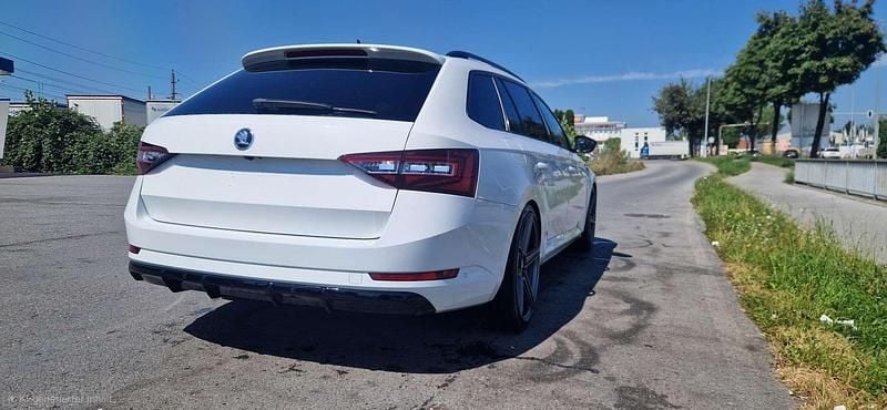 Gebraucht Skoda Superb SportLine 190 PS (139 kW) 2017 Weiß Kombi