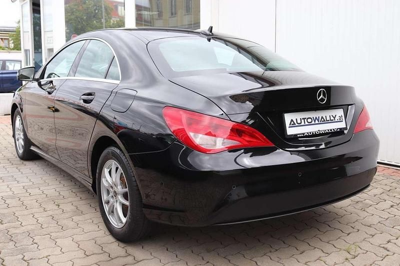 Gebraucht Mercedes CLA180 109 PS (80 kW) 2018 Schwarz Limousine