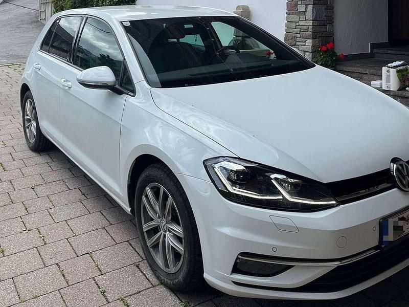 Gebraucht VW Golf VII Comfortline 150 PS (110 kW) 2017 Weiß Limousine