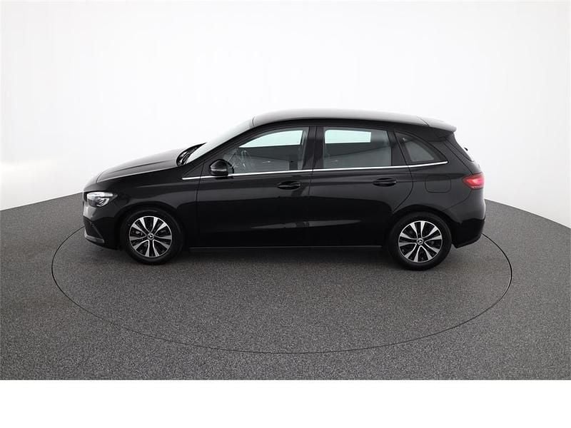 Gebraucht Mercedes B180 116 PS (85 kW) 2024 Schwarz Van / Kleinbus