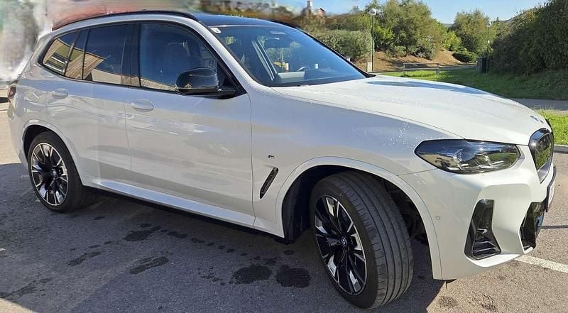 Weiß Gebraucht 2023 BMW iX3 Shadowline SUV | € 40.500 (Superpreis) - Bild 1/4