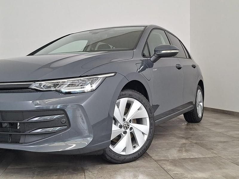 Neu VW Golf VIII 204 PS (150 kW) 2026 Mittelgrau  metallic