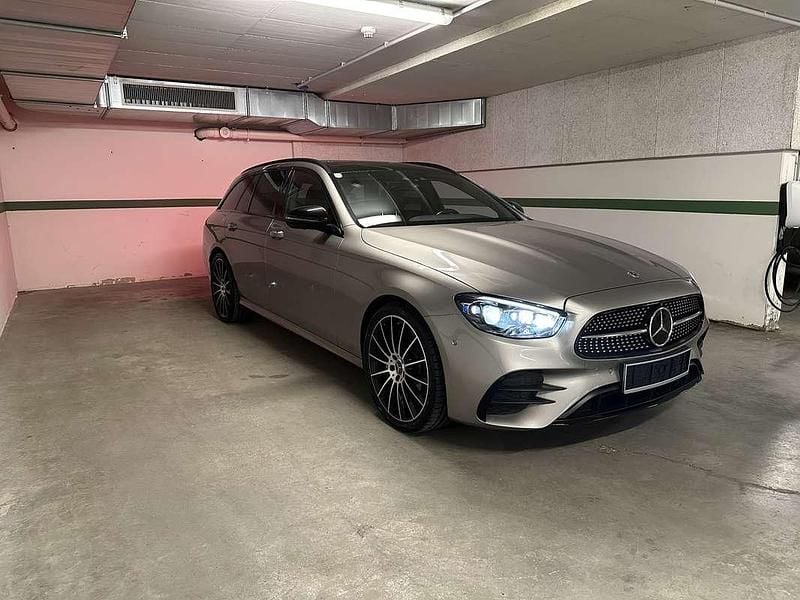 Grau Gebraucht 2021 Mercedes E400 Kombi | € 65.000 - Bild 1/4