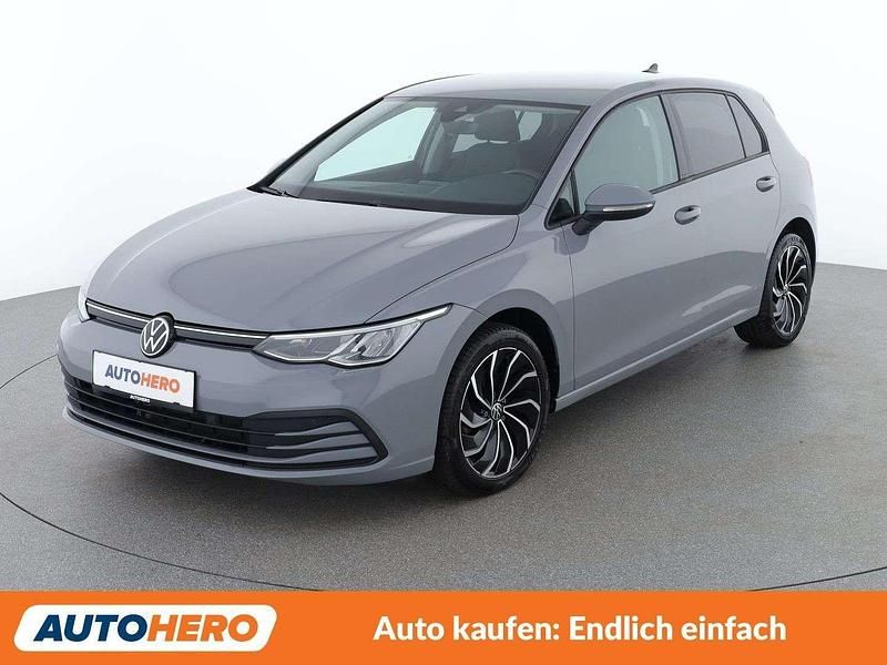 Gebraucht VW Golf VIII Life 110 PS (80 kW) 2023 Grau Kleinwagen