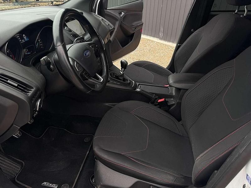 Gebraucht Ford Focus ST-Line 125 PS (91 kW) 2018 Weiß Limousine