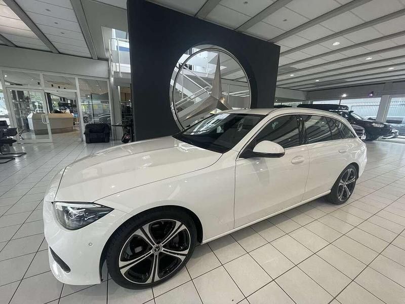 Gebraucht Mercedes C200 184 PS (135 kW) 2024 Weiß Kombi
