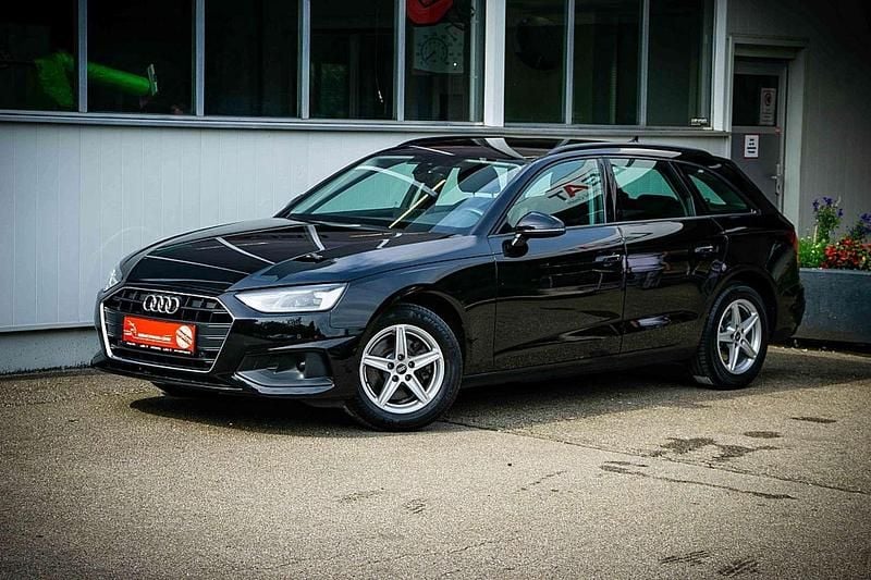 Gebraucht Audi A4 163 PS (119 kW) 2023 Schwarz Kombi