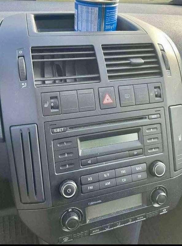 Silber Gebraucht 2009 VW Polo Family Limousine | € 2.300 (Superpreis) - Bild 1/4