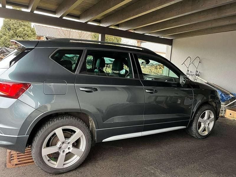 Grau Gebraucht 2018 Seat Ateca FR SUV | € 20.500 (Fairer Preis) - Bild 1/4