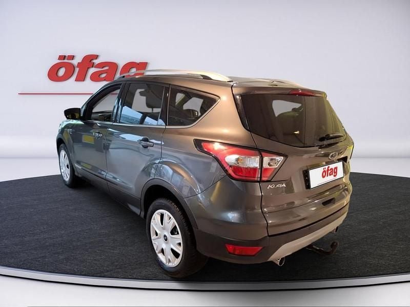 Gebraucht Ford Kuga Trend 120 PS (88 kW) 2017 Grau SUV