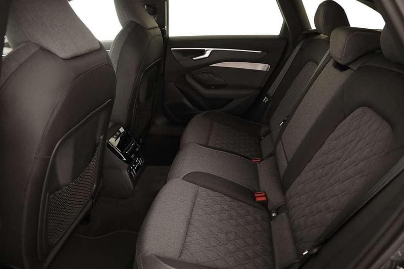 Neu Audi A6 204 PS (150 kW) 2025 Grau Kombi