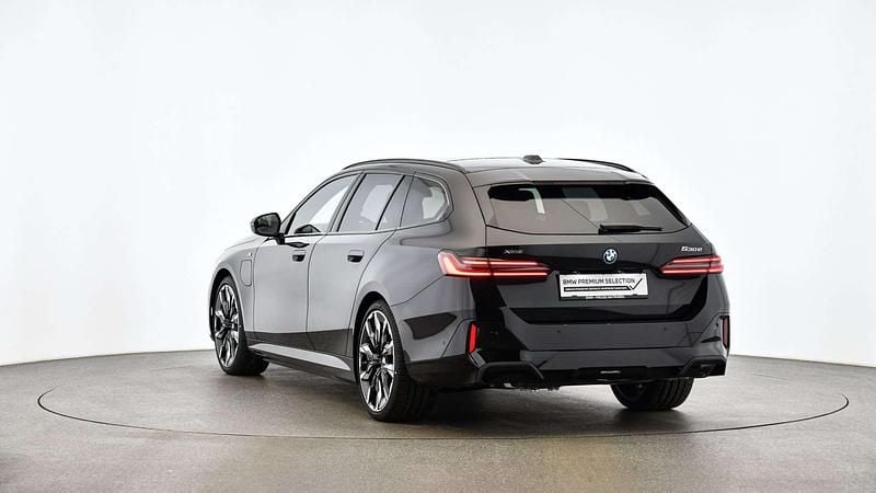 Gebraucht BMW 530e Comfort Edition 299 PS (219 kW) 2025 Schwarz Kombi
