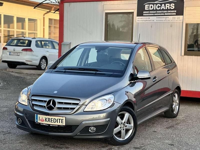 Grau Gebraucht 2009 Mercedes B180 Van / Kleinbus | € 5.990 (Etwas zu teuer) - Bild 1/4