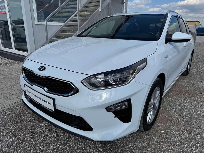 Weiß Gebraucht 2021 Kia Ceed Sportswagon Vision Kombi | € 15.190 (Fairer Preis) - Bild 1/4