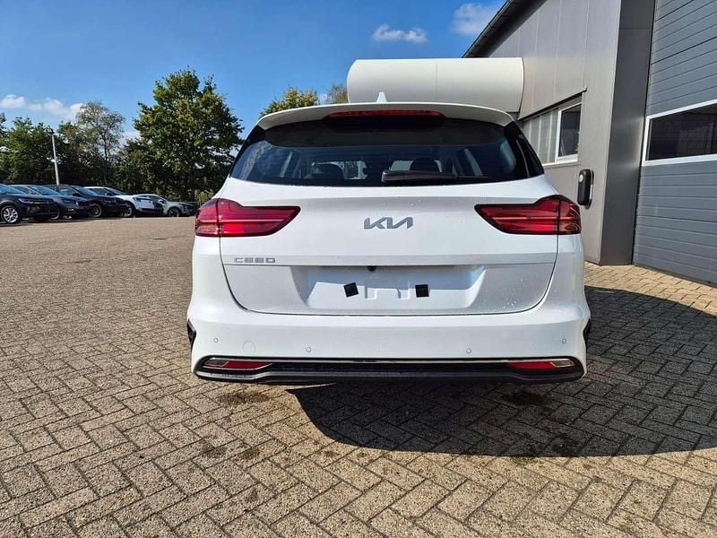Neu Kia Ceed Sportswagon Vision 140 PS (102 kW) 2025 Weiß Kombi