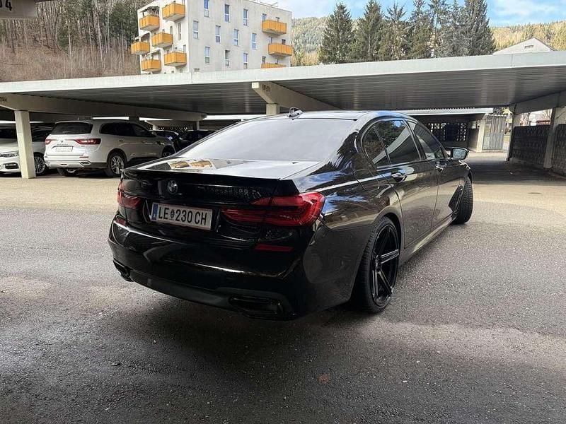 Gebraucht BMW 740 M Sport 258 PS (189 kW) 2016 Schwarz Limousine