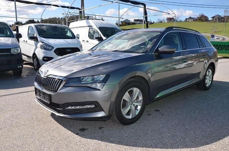 Gebraucht Skoda Superb 150 PS (110 kW) 2021 Grau Kombi