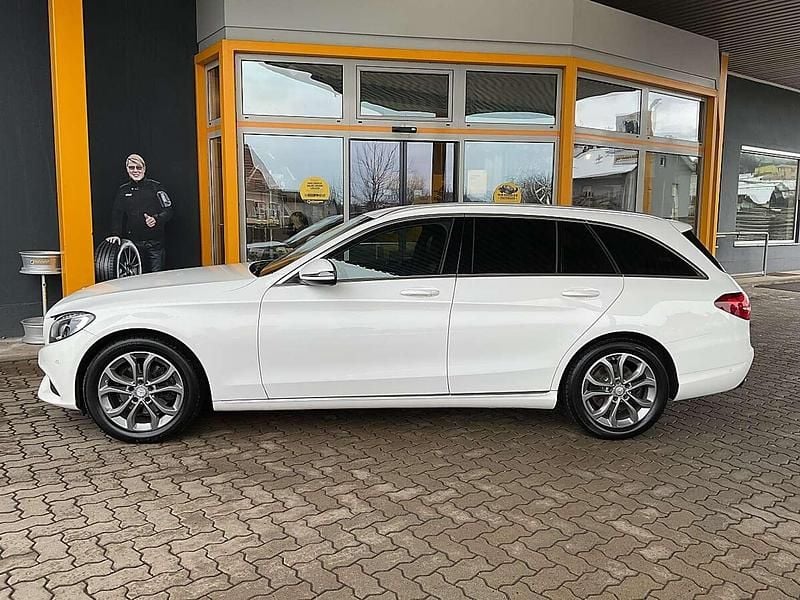 Gebraucht Mercedes C220 170 PS (125 kW) 2016 Weiß Kombi